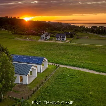 Pike Fishing Camp Ferienhaus *