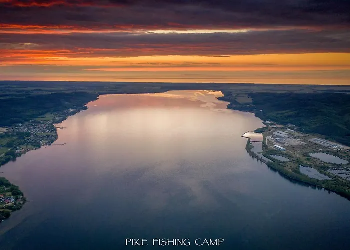 Semesterbostad Pike Fishing Camp