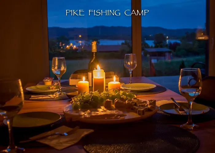 Pike Fishing Camp Semesterbostad *